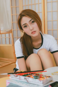 一面亲着一面膜胸口